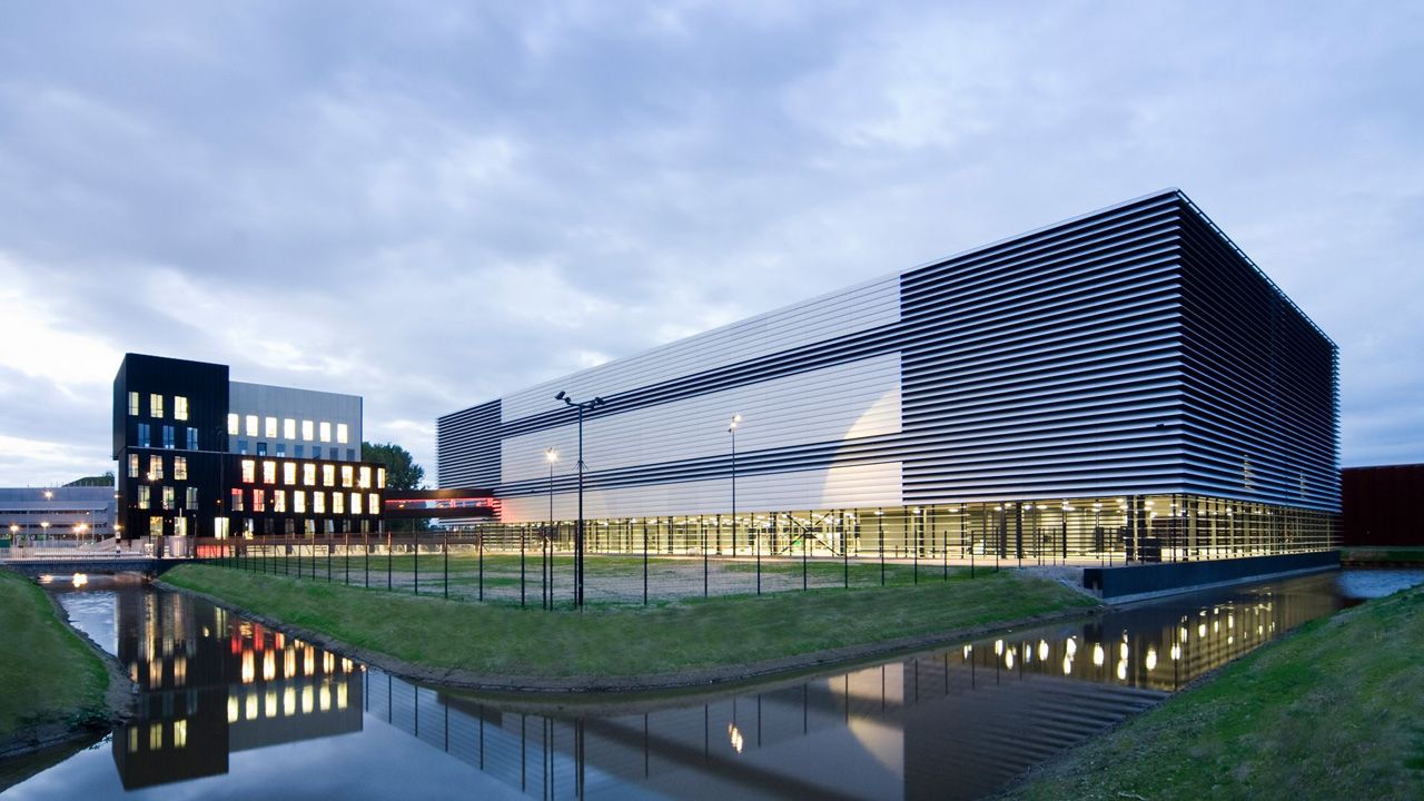 Infrastruktura w punkcie zwrotnym - 5 prognoz kształtujących AI, odporność i suwerenność danych w 2026 roku