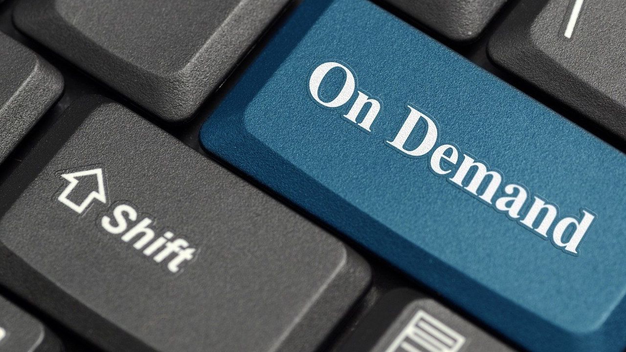 Technologie na żądanie zyskują na popularności, ale za jaką cenę?