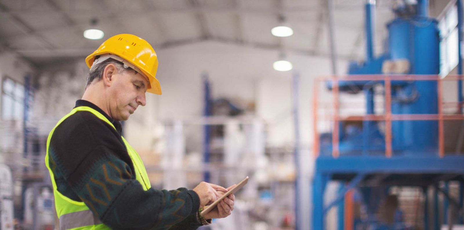 Jakie korzyści daje cyfryzacja procesów miękkich w przemyśle?