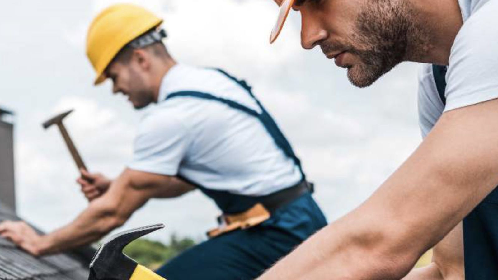 Dach nad głową z systemem ERP, czyli nowoczesne zarządzanie produkcją i sprzedażą pokryć dachowych